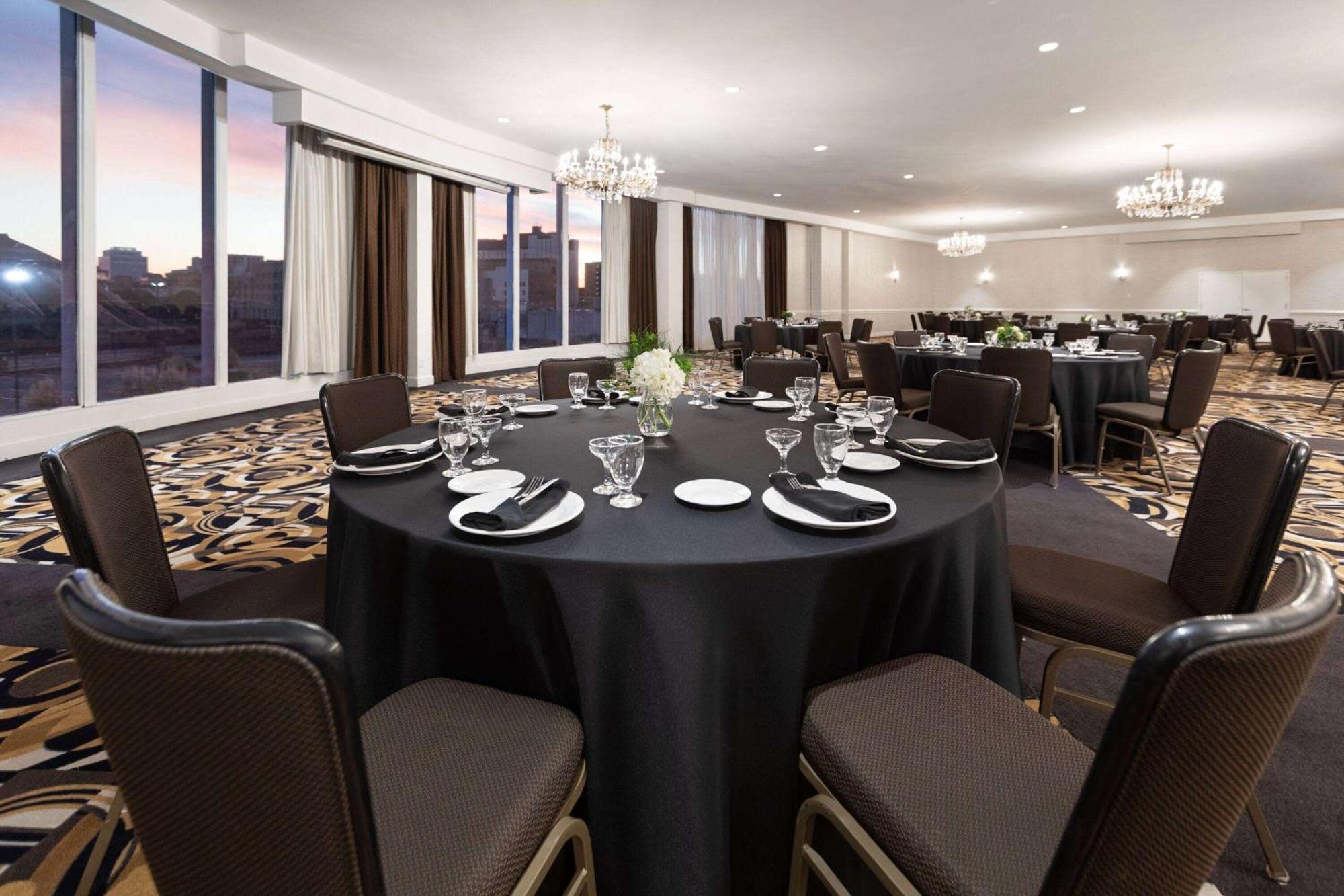 Wyndham Garden Norfolk Downtown Otel Dış mekan fotoğraf